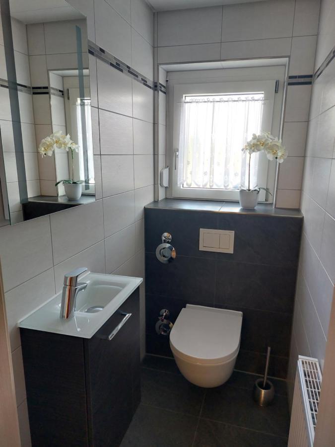 Moderne Ferienwohnung - Neu Renoviert - Ruhige Lage Waldachtal Exterior photo