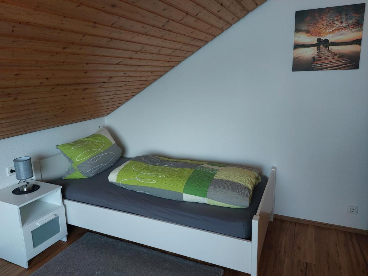 Moderne Ferienwohnung - Neu Renoviert - Ruhige Lage Waldachtal Exterior photo